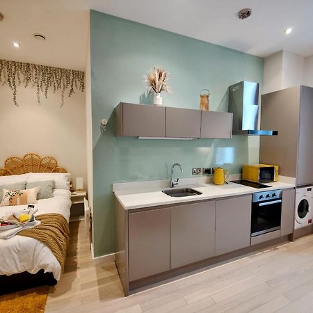 Liverpool Gem: Cozy Studio Retreat Bagian luar foto