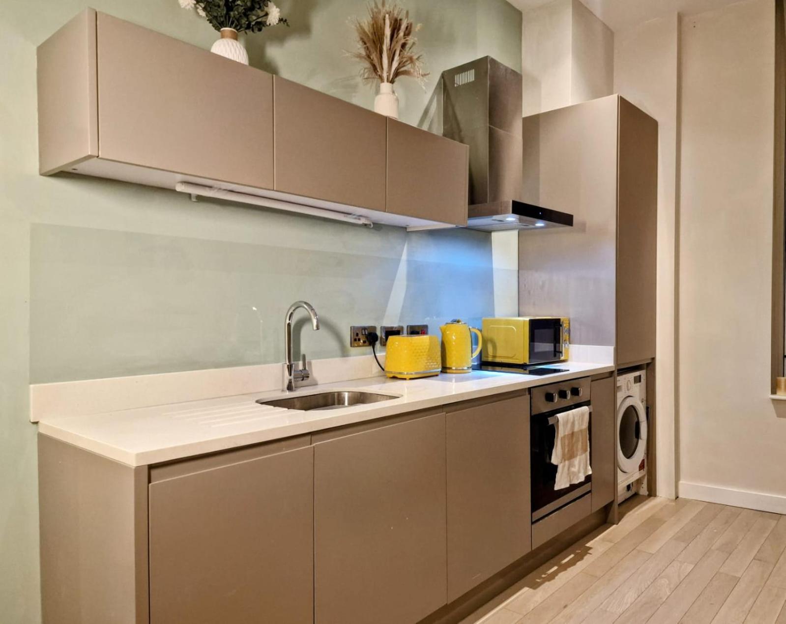 Liverpool Gem: Cozy Studio Retreat Bagian luar foto