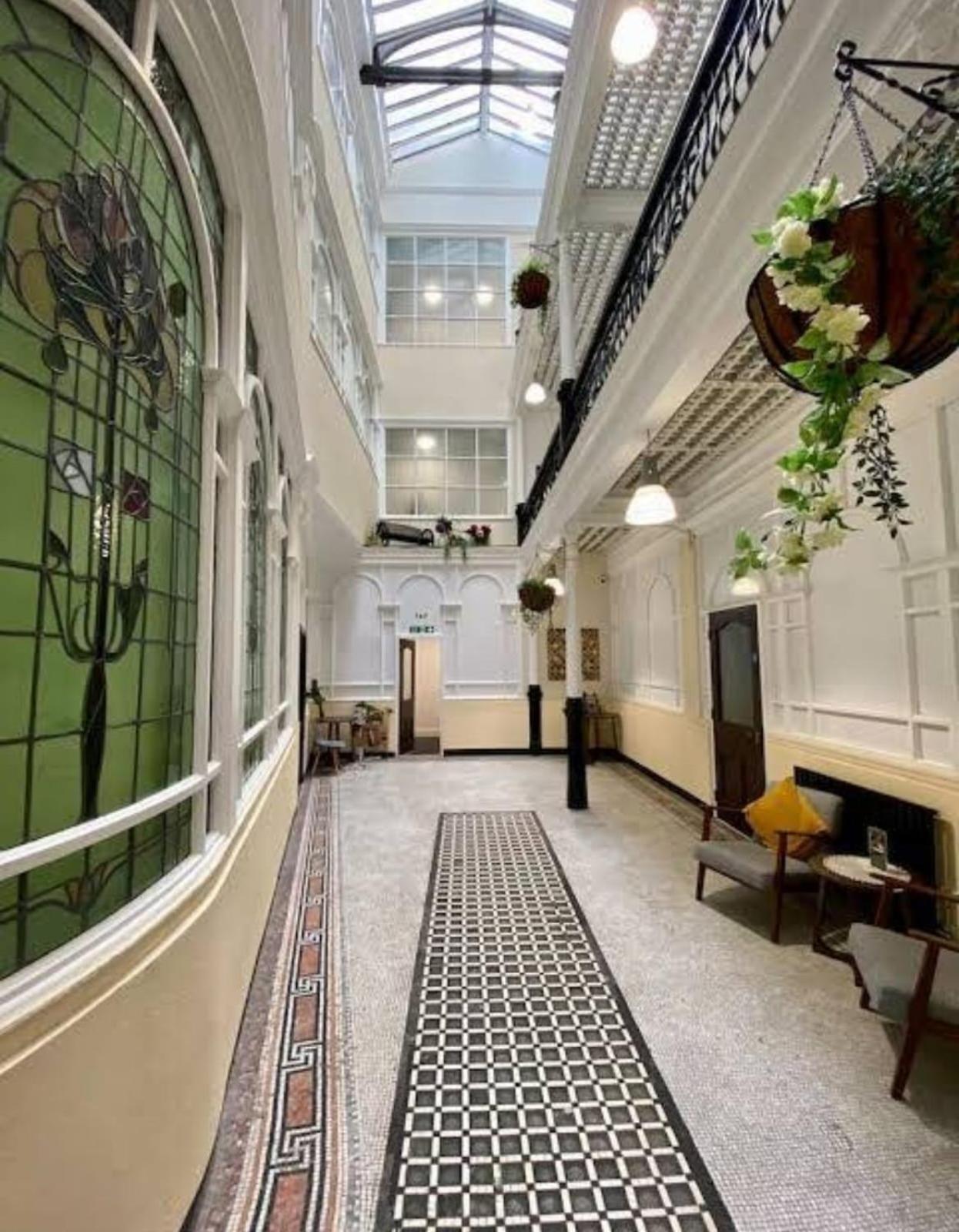 Liverpool Gem: Cozy Studio Retreat Bagian luar foto
