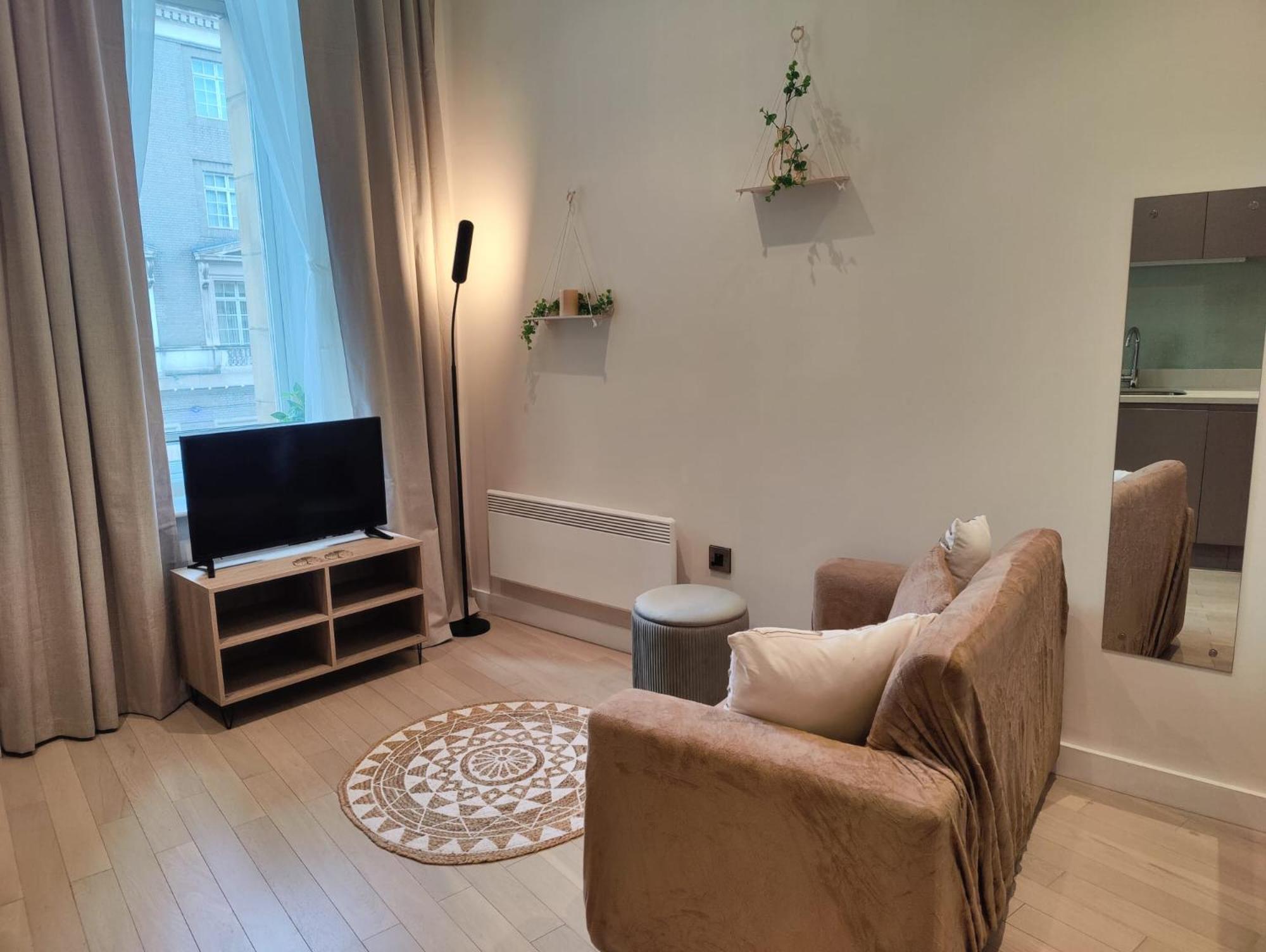 Liverpool Gem: Cozy Studio Retreat Bagian luar foto